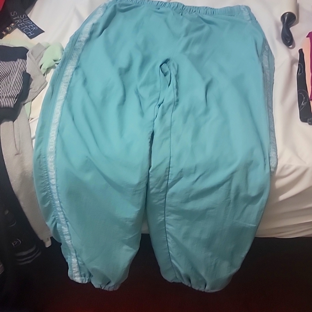 Supreme tapered warmup pant XL